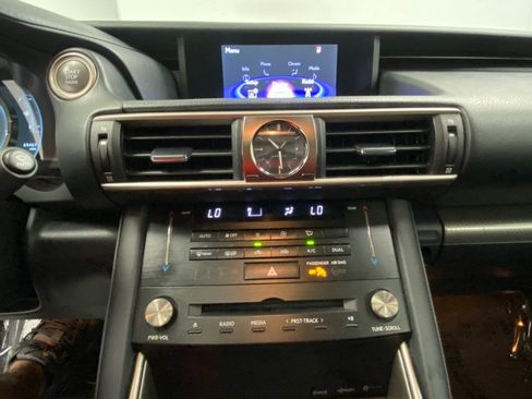 Used 2018 Lexus IS 300 AWD image 27