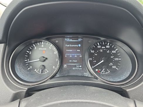 Used 2017 Nissan Rogue SV AWD/4WD image 25