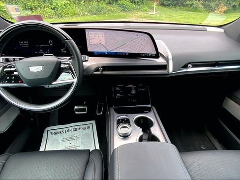 Certified 2026 Cadillac Vistiq Sport AWD/4WD image 16