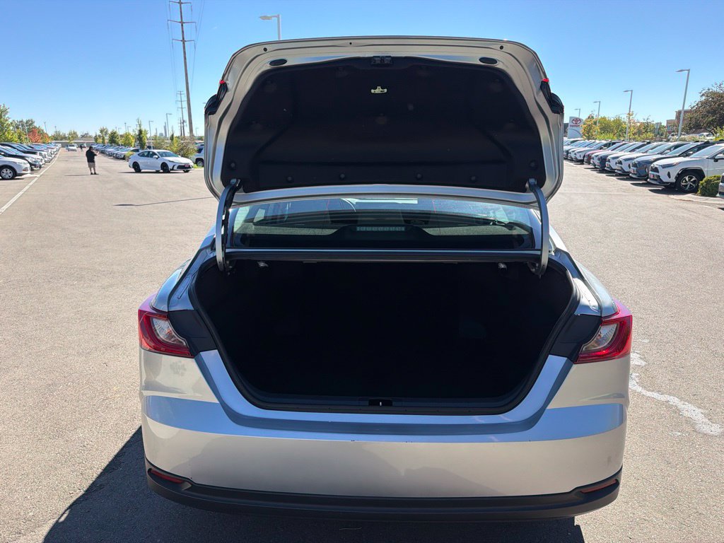 Used 2025 Toyota Camry LE FWD image 17