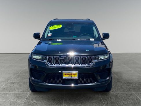 Used 2023 Jeep Grand Cherokee Laredo RWD image 8