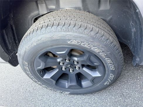 Used 2025 RAM 1500 Big Horn AWD/4WD image 10