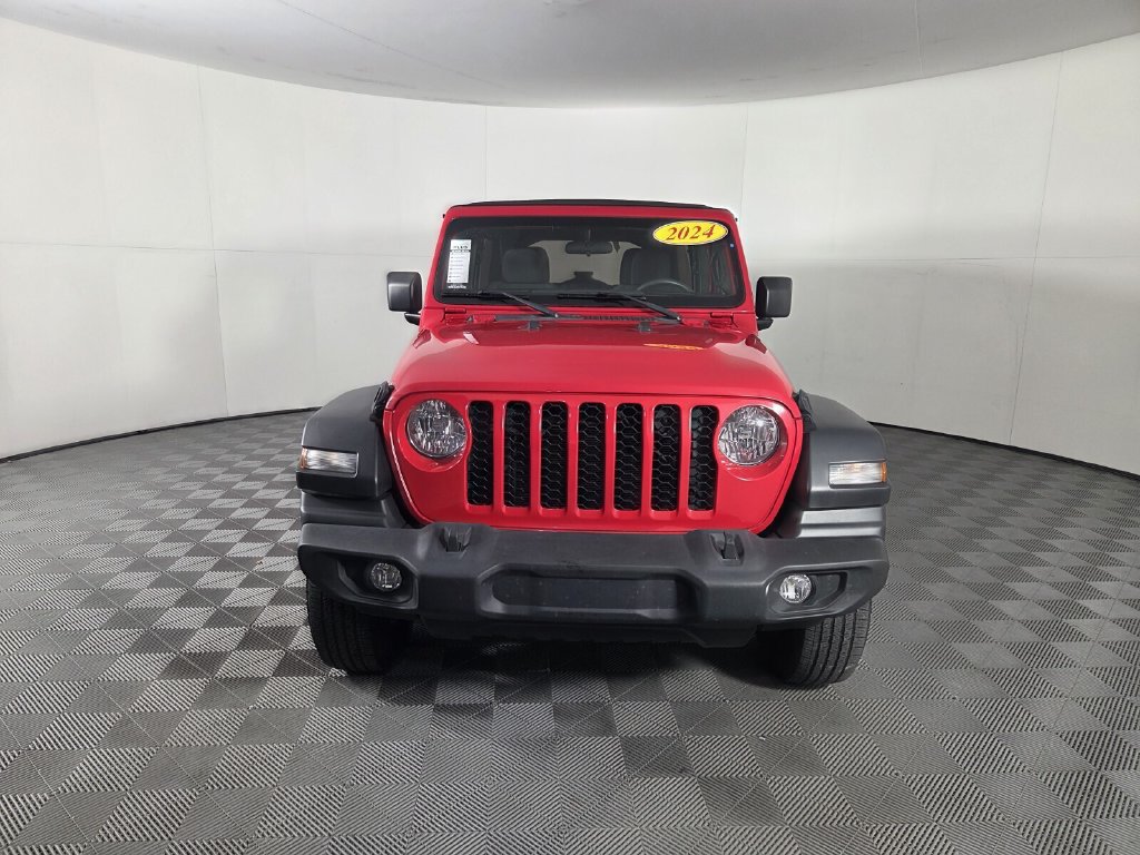 Used 2024 Jeep Wrangler Unlimited Sport AWD/4WD image 4