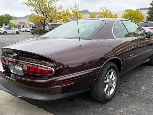 Used 1995 Buick Riviera Supercharged Coupe FWD image 9