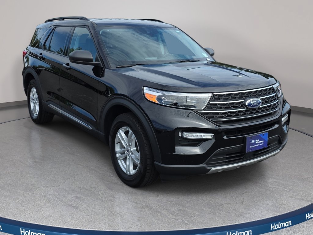 Certified 2023 Ford Explorer XLT w/ Equipment Group 202A AWD/4WD image 3