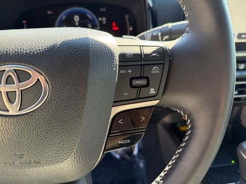 Used 2026 Toyota Camry SE w/ Convenience Package FWD image 16