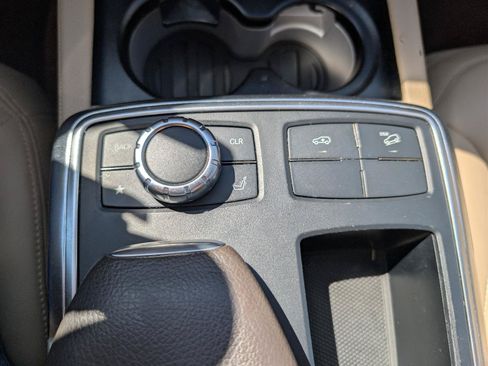 Used 2016 Mercedes-Benz GL 450 4MATIC image 28