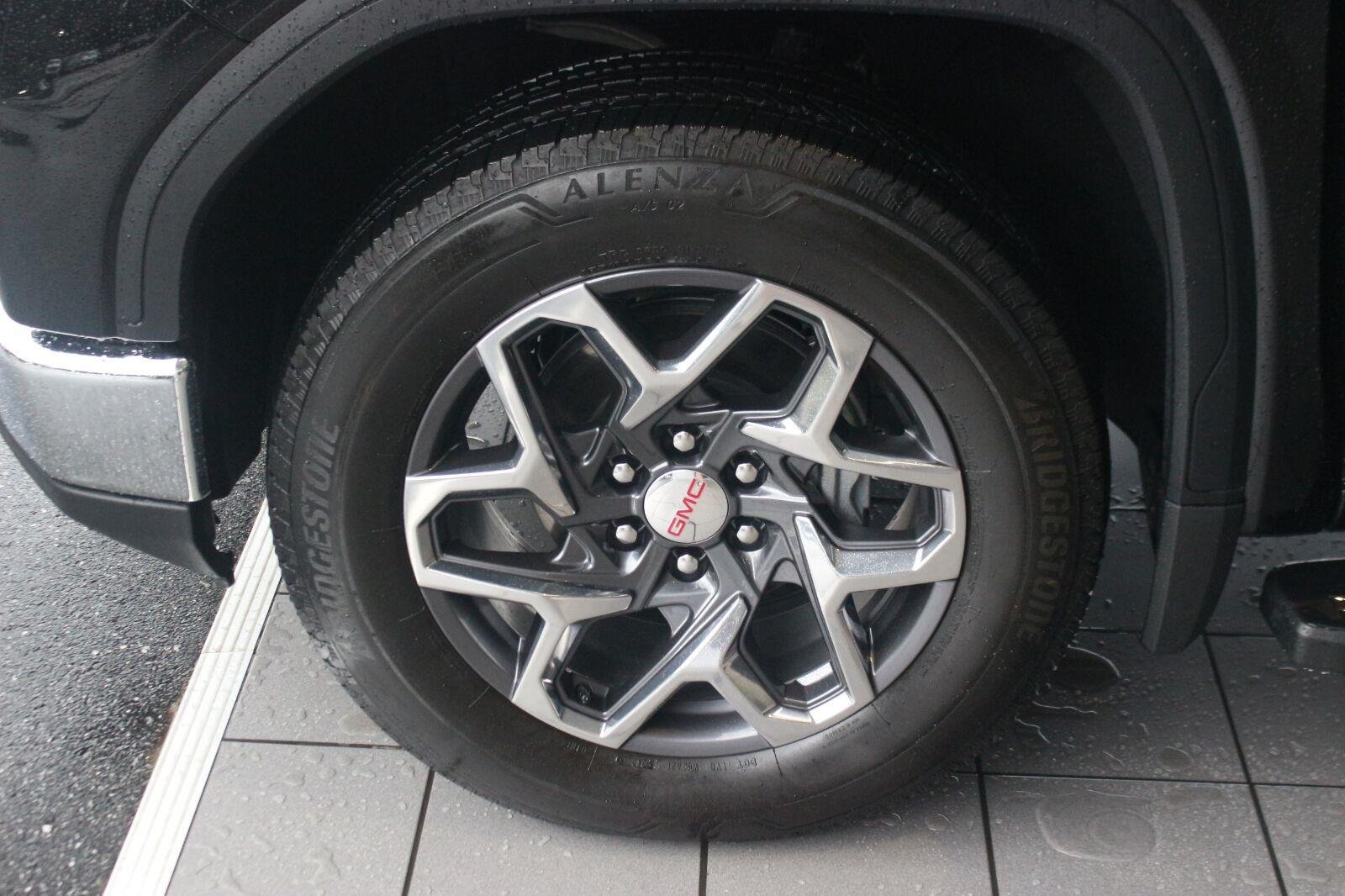 Used 2026 GMC Sierra 1500 SLT w/ SLT Premium Package RWD image 33
