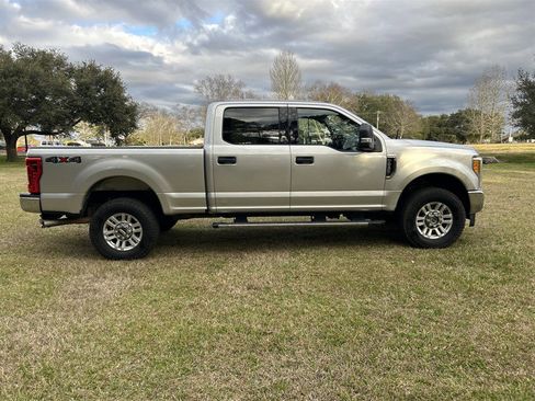 Used 2017 Ford F250 XLT w/ XLT Value Package image 5