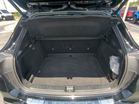 Used 2025 Mercedes-Benz GLA 250 image 14