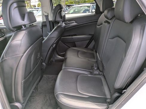 Certified 2023 Kia Sportage EX FWD image 11
