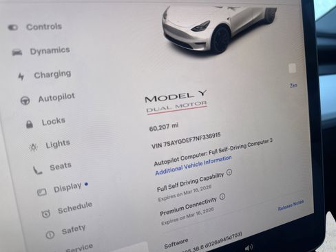 Used 2022 Tesla Model Y Performance image 4
