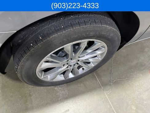 Used 2024 Buick Enclave Avenir FWD image 8