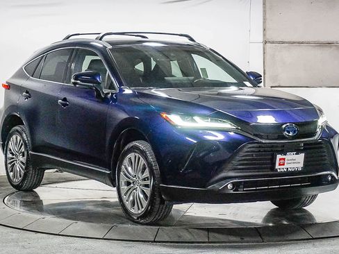 Used 2023 Toyota Venza XLE AWD/4WD image 4