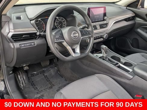 Used 2025 Nissan Altima 2.5 SV FWD image 14