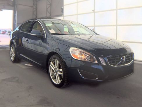 Used 2013 Volvo S60 T5 FWD image 3