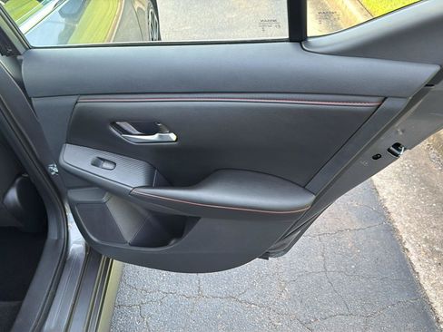 Used 2025 Nissan Sentra SR FWD image 15
