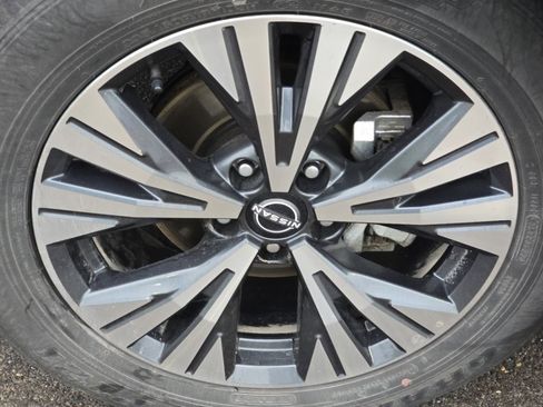 Certified 2023 Nissan Rogue SV image 13