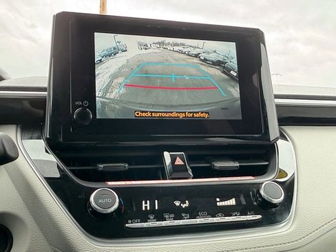 Certified 2025 Toyota Corolla Cross LE image 21