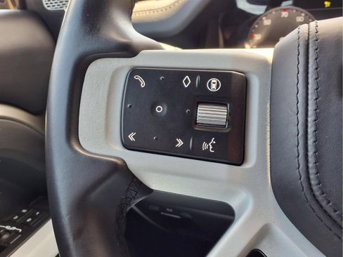 Used 2024 Land Rover Defender 130 X-Dynamic SE AWD/4WD image 23