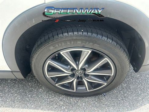 Used 2018 MAZDA CX-5 Touring w/ Preferred Equipment Package FWD image 4