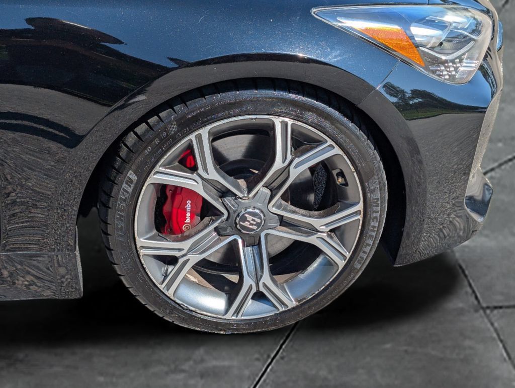 Used 2019 Kia Stinger GT2 AWD/4WD image 11