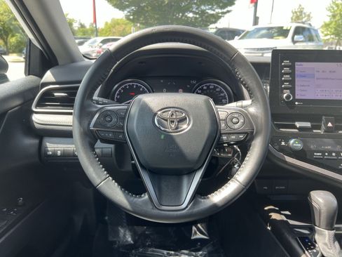 Used 2022 Toyota Camry SE AWD/4WD image 16