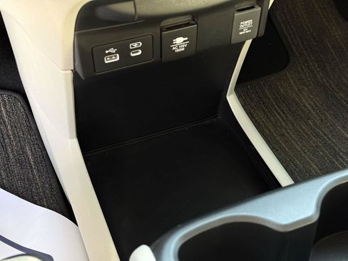 Used 2025 Honda Odyssey Touring image 16