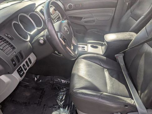 Used 2012 Toyota Tacoma PreRunner image 27