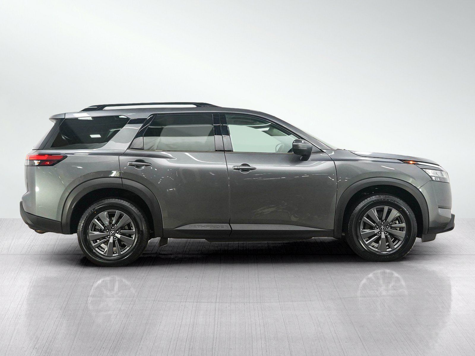 Used 2022 Nissan Pathfinder SV w/ SV Premium Package AWD/4WD image 6