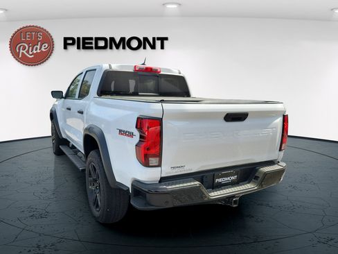 Used 2023 Chevrolet Colorado Trail Boss w/ Technology Package AWD/4WD image 7