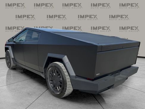 Used 2024 Tesla Cybertruck AWD Crew Cab image 3
