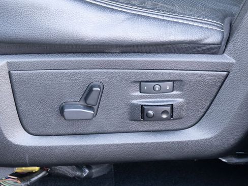 Used 2018 RAM 1500 Laramie w/ Convenience Group image 15