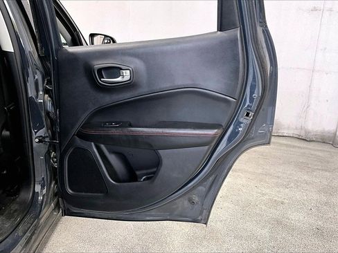 Used 2018 Jeep Compass Trailhawk image 23