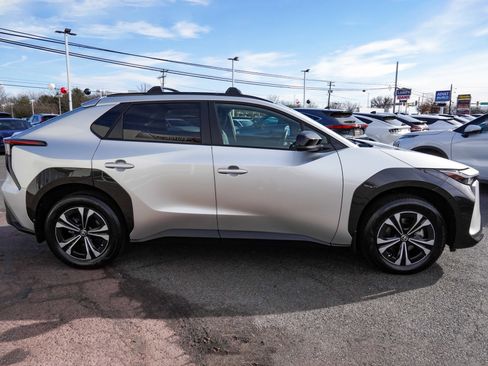 Used 2025 Toyota bZ4X AWD image 4