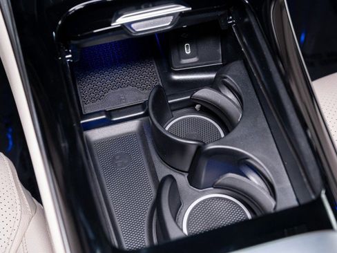 Used 2026 Mercedes-Benz GLC 300 image 19