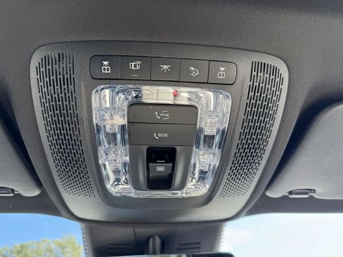 Certified 2025 Mercedes-Benz GLB 250 image 13