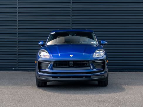Used 2023 Porsche Macan AWD/4WD image 11