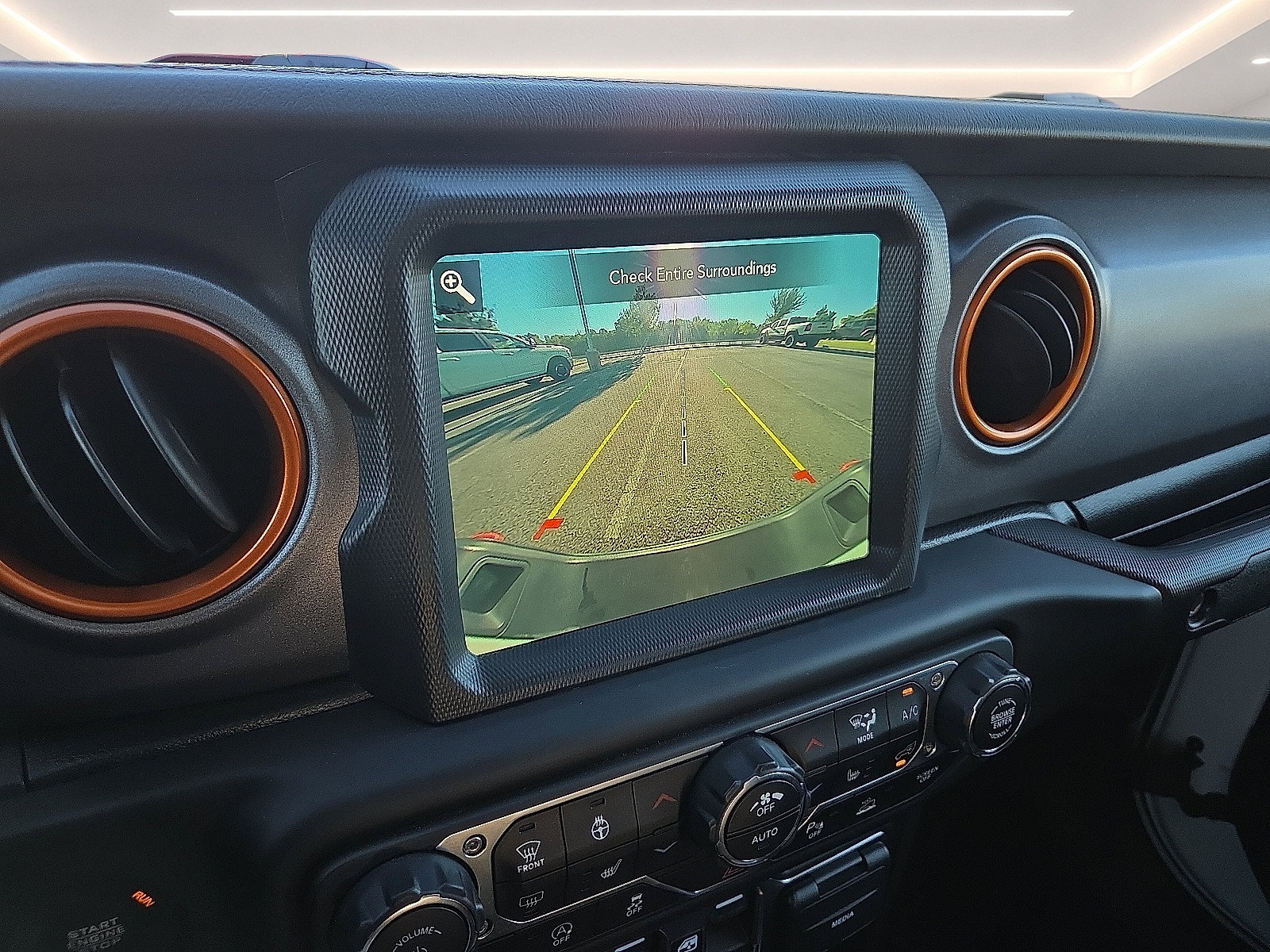 Used 2021 Jeep Gladiator Mojave w/ Uconnect 4C Nav & Sound Group AWD/4WD image 17