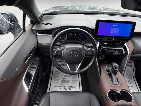 Used 2023 Toyota Venza XLE AWD/4WD image 12