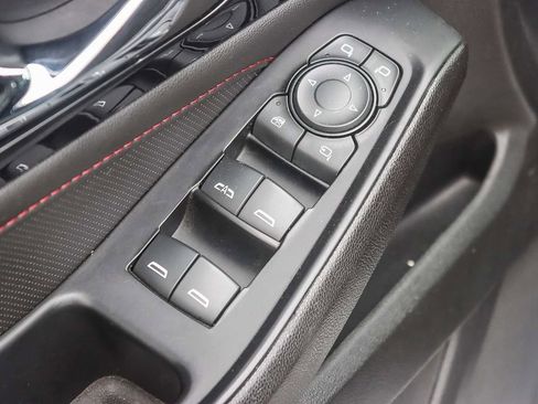 Used 2023 Chevrolet Traverse RS image 48