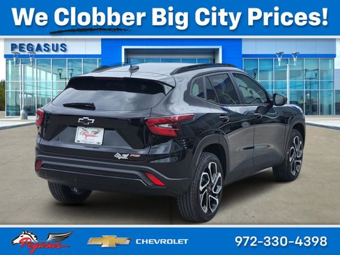 New 2026 Chevrolet Trax RS w/ Driver Confidence Package FWD image 4