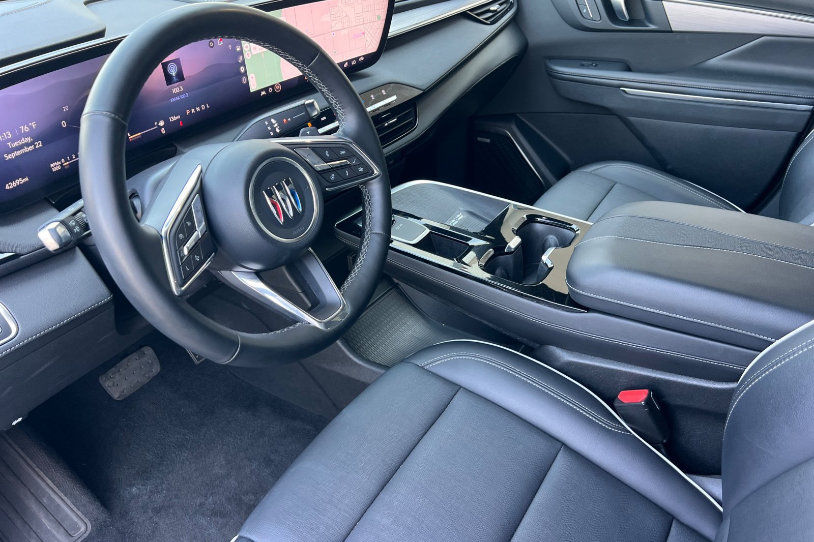 Used 2025 Buick Enclave Preferred FWD image 11