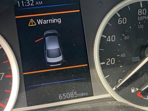 Used 2019 Nissan Sentra SR FWD image 7
