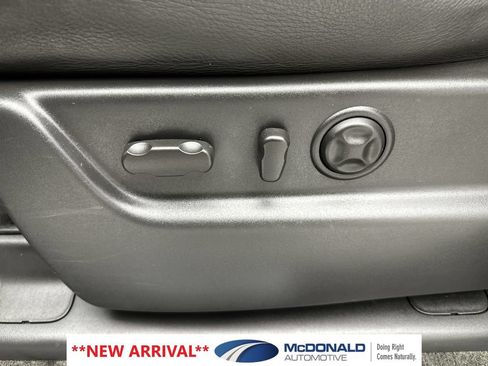 Used 2013 Cadillac Escalade Platinum AWD/4WD image 12