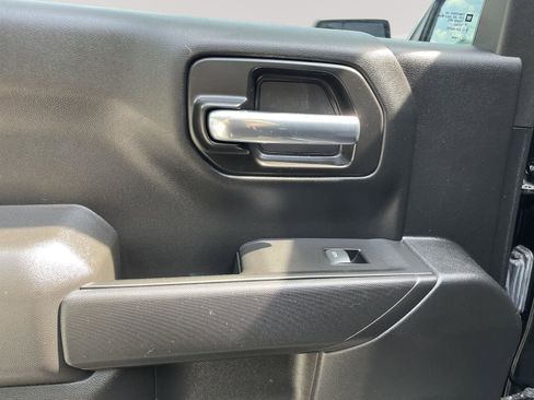 Used 2022 Chevrolet Silverado 1500 LT AWD/4WD image 14