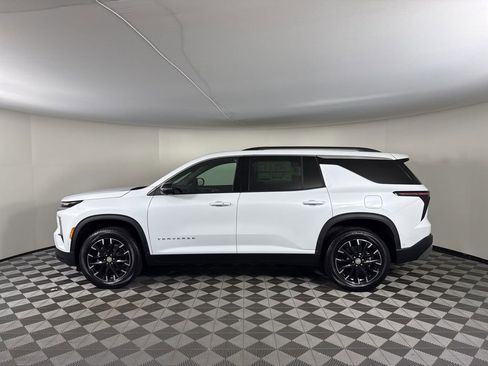 New 2026 Chevrolet Traverse LT FWD image 2