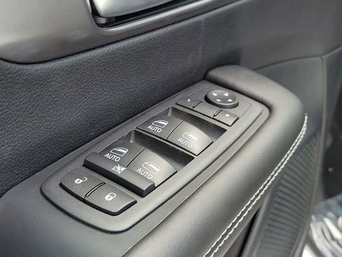 New 2026 Chrysler Voyager LX image 17