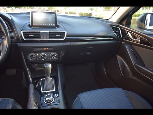 Used 2016 MAZDA MAZDA3 i Touring FWD image 29