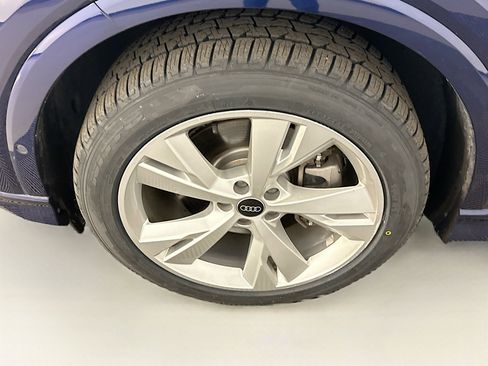 Used 2023 Audi Q4 e-tron Premium Plus w/ Premium Plus image 11